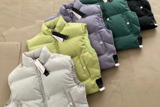 企業(yè)員工在羽絨服馬甲定制的時(shí)候，如何選擇合適自己的尺碼？